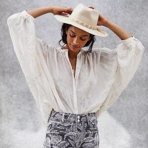 Anthropologie "The Tavi Embroidered Buttondown" Medium